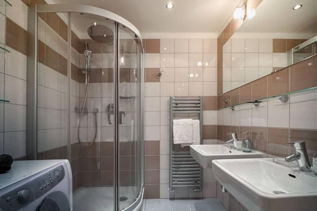 V Centru Deni Lägenhet Olomouc Exteriör bild